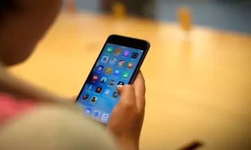 Ην. Βασίλειο: Μαζική αγωγή κατά της Apple για μπαταρίες των iPhone