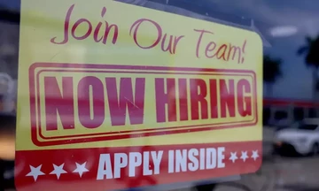 ΗΠΑ: Πατάει «φρένο» η αγορά εργασίας - Μόλις 150.000 νέες θέσεις τον Οκτώβριο, στο 3,9% η ανεργία