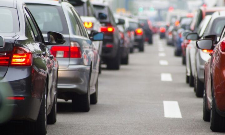 ΕΕ: Προς αποδυνάμωση οι κανόνες για τη ρύπανση των νέων αυτοκινήτων και φορτηγών