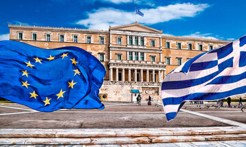 Κομισιόν: Ανάπτυξη 2,4% φέτος και 2,3% το 2024 στην Ελλάδα - Μείωση χρέους 25% του ΑΕΠ έως το 2025