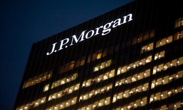 JP Morgan: Αγοράζει ελληνικά ομόλογα για το 2024 – "Βλέπει" επενδυτική βαθμίδα από όλους τους οίκους