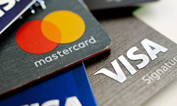 Ηνωμένο Βασίλειο: Αναζητεί εναλλακτικές λύσεις αντί της Mastercard και της Visa