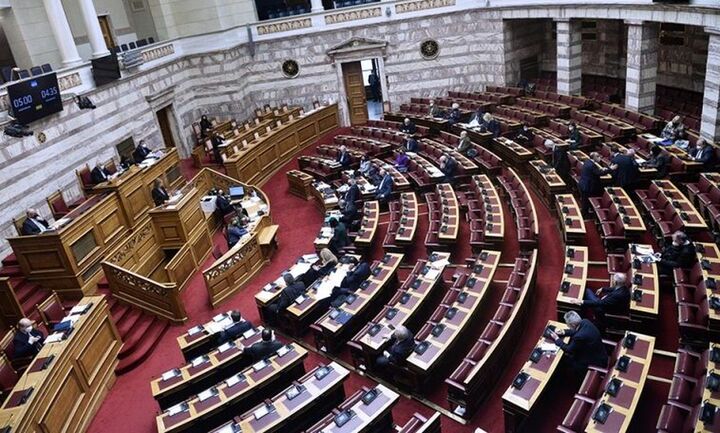 Βουλή: Ψηφίστηκε επί της αρχής το νομοσχέδιο για τα κόκκινα δάνεια