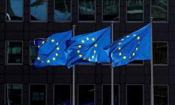 Κομισιόν προς Ελλάδα: Προσοχή με κόκκινα δάνεια και οφειλές - Eύσημα για την οικονομία