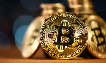 Bitcoin: Με το δεξί στη νέα χρονιά - Εσπασε το φράγμα των 45.000 δολαρίων μετά από 21 μήνες 