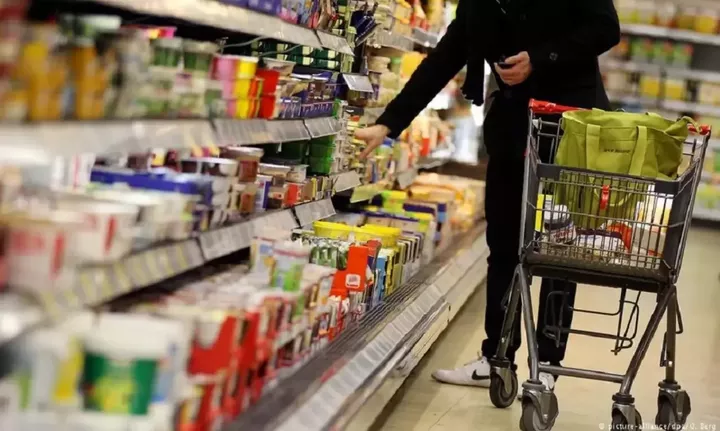 To παζάρι στο βρεφικό γάλα, η νέα αλλαγή στο "ράφι" και η πρώτη "αντιλαϊκή" απόφαση της χρονιάς