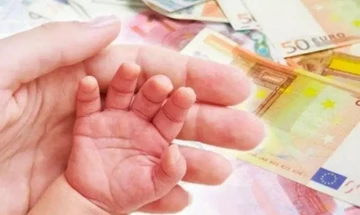 Eπίδομα γέννησης: Αυξάνεται στα 2.400 ευρώ με αναδρομική ισχύ - Από 400 έως1.500 ευρώ η αύξηση
