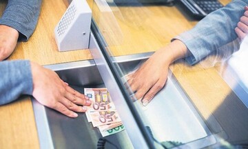 To «τολμηρό» επίδομα τέκνων, το πολιτικό κόστος και τα λαϊκά ομόλογα