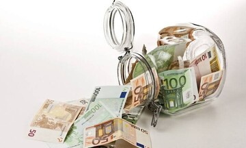 Εκρηξη νέων καταθέσεων κατά 6,3 δισ. ευρώ τον Δεκέμβριο - Αυξήθηκαν τα δάνεια προς τις επιχειρήσεις