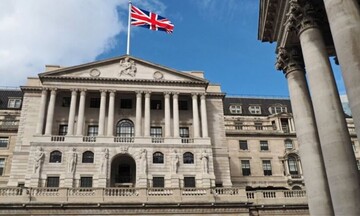 Τράπεζα της Αγγλίας: Σταθερά τα επιτόκια για τέταρτο μήνα - Aνοιχτή η πόρτα για πιθανές περικοπές
