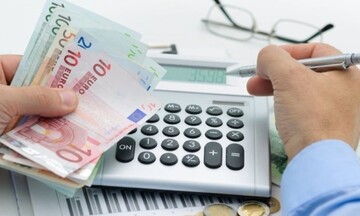 Χρέη σε Ασφαλιστικά Ταμεία: Ποιοι μπορούν να «σβήσουν» οφειλές και ποια είναι τα «εμπόδια»