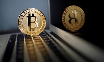 Κρυπτονομίσματα: Το bitcoin σημείωσε το μεγαλύτερο μηνιαίο άλμα από το 2020