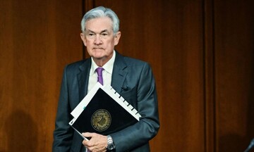 Πάουελ: Κάποια στιγμή μέσα στο 2024 θα μειώσει τα επιτόκια η Fed - Οχι σε βιαστικές κινήσεις