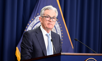 Fed: Αμετάβλητα τα επιτόκια, για πέμπτη συνεδρίαση - Πρόβλεψη για τρεις μειώσεις το 2024