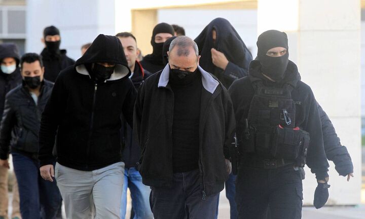 Κολωνός: Ενοχος ο Μίχος για βιασμό και μαστροπεία - Αθώα η μητέρα της 12 χρονης