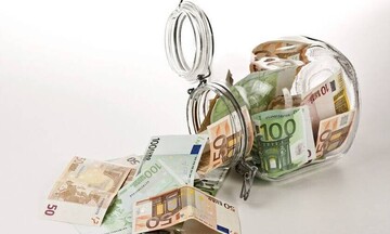Αύξηση 1,675 δισ. ευρώ στις καταθέσεις νοικοκυριών και επιχειρήσεων τον Μάρτιο
