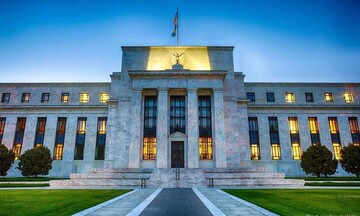 Fed: Αμετάβλητα τα επιτόκια σε υψηλό 23 ετών – Κανένα σήμα για μείωση επιτοκίων