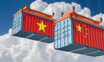 ΗΠΑ: Κατακόρυφη αύξηση δασμών σε κινεζικές εισαγωγές – Στοχεύει σε κρίσιμα προϊόντα