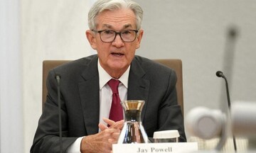  Ο Jerome Powell επιμένει σε υψηλά επιτόκια για περισσότερο διάστημα