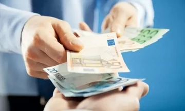 Νωρίτερα η καταβολή των συντάξεων λόγω Αγίου Πνεύματος