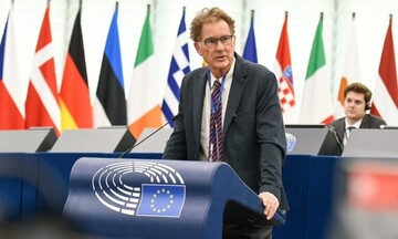 Θέμα ηγεσίας στο ΠΑΣΟΚ θέτει ο Νίκος Παπανδρέου - Κρίσιμη στιγμή για το κόμμα μας 