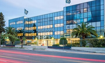 Alpha Bank: Αναβάθμιση σε επενδυτική βαθμίδα με θετικές προοπτικές από τον οίκο αξιολόγησης Moody's 