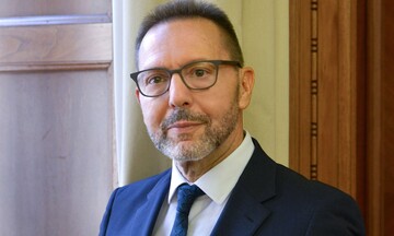Ακόμη δύο μειώσεις επιτοκίων το 2024 θεωρεί «λογικές» ο Γ. Στουρνάρας