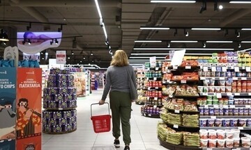 ΙΟΒΕ: Σε αρνητικό πληθωρισμό τα τυποποιημένα τρόφιμα τον Μάιο 2024