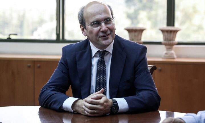 ΥΠΕΘΟ: Ερχονται μειώσεις στις προμήθειες των τραπεζών - H μυστική συνάντηση Χατζηδάκη - τραπεζιτών