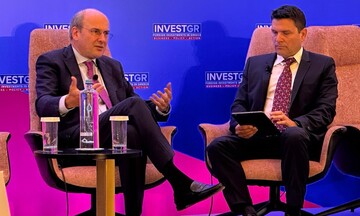 Κ. Χατζηδάκης: «Εκείνοι που ντύνονται πρόσκαιρα Αη Βασίληδες αποδεικνύονται Δρακουμέλ»