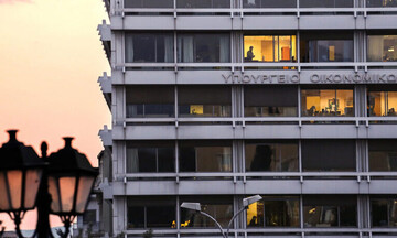 ΥΠΕΘΟ για deal Thrivest-TΧΣ : Διάσωση δύο τραπεών – Οφέλη για νοικοκυριά, επιχειρήσεις, οικονομία