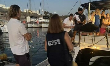 Ρεσάλτο της ΑΑΔΕ σε σκάφη ημερήσιας κρουαζιέρας στη Σαντορίνη – Απέκρυπταν τζίρο χιλιάδων ευρώ