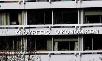 ΥΠΕΘΟ: 7 πρωτιές και 7 αλήθειες για την ελληνική οικονομία