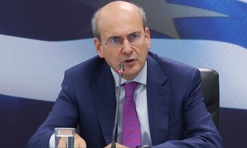 Χατζηδάκης: Περαιτέρω μείωση στις ασφαλιστικές εισφορές - Zυγισμένα και δίκαια μέτρα για το AirBnB