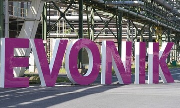 Περικοπές έως και 7.000 θέσεων εργασίας στο πλαίσιο αναδιάρθρωσης της χημικής βιομηχανίας Evonik
