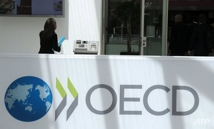 ΟΟΣΑ: Αναθεωρεί ελαφρώς προς τα κάτω τις προβλέψεις του για την παγκόσμια ανάπτυξη το 2025