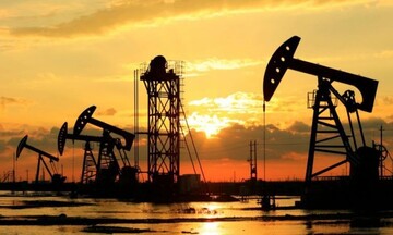 Πετρέλαιο: Βουτιά 8% καθώς η Κίνα ανταποδίδει τους δασμούς στις ΗΠΑ