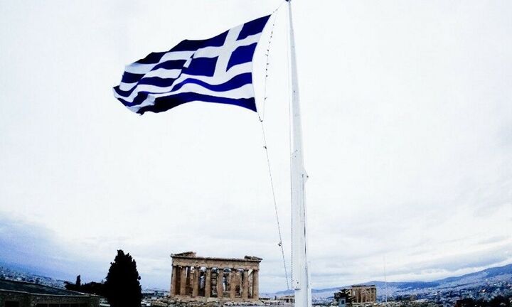 Κομισιόν: «Βλέπει» ανάπτυξη 2,3% φέτος και 2,2% το 2026 για την ελληνική οικονομία