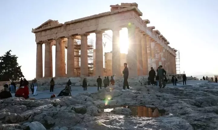 Handelsblatt: Θα σώσουν τον ελληνικό τουρισμό οι… Ινδοί παραθεριστές;