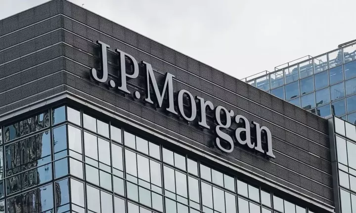JP Morgan: Κορυφαία επιλογή τα ελληνικά ομόλογα και το β’ εξάμηνο του 2025 – Γιατί ξεχωρίζουν