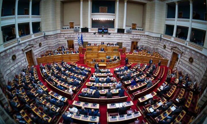 Τέμπη: Με 154 ψήφους πέρασε η πρόταση για την προανακριτική Καραμανλή