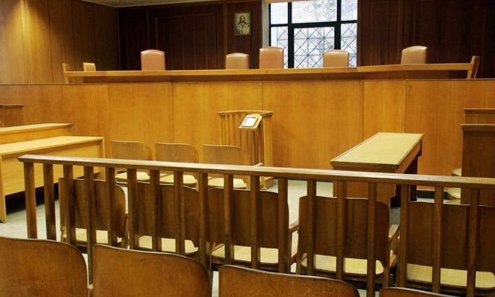 Μισθοδικείο: «Όχι» στην επαναφορά του 13ου και 14ου μισθού στους δικαστικούς