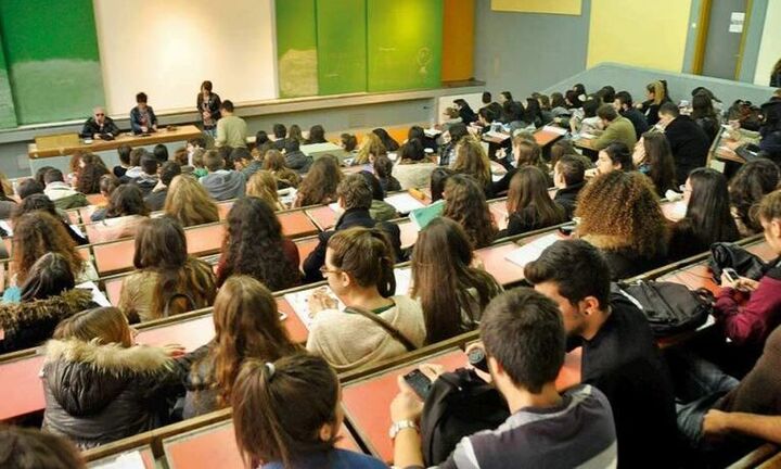 Διαγράφονται 290.000 «αιώνιοι» φοιτητές – Τα κριτήρια για τη δεύτερη ευκαιρία