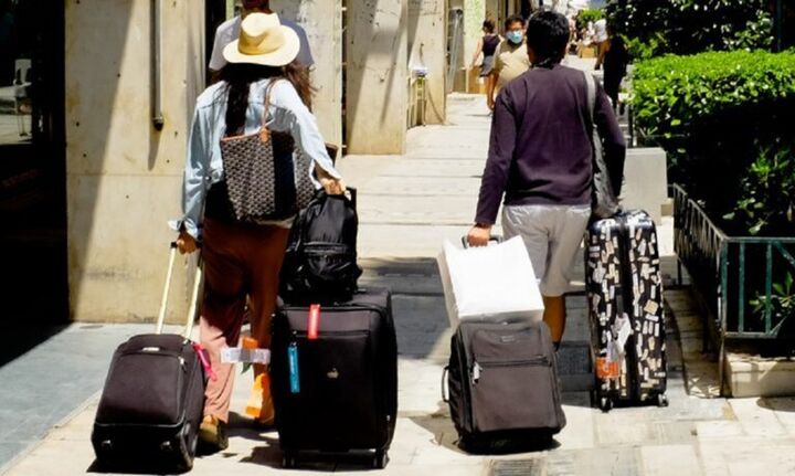 Καταλύματα: Περισσότερες αφίξεις και διανυκτερεύσεις το 2024 - Από ποιες χώρες ήρθαν οι τουρίστες