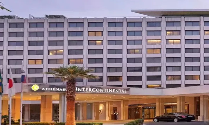 Στρατηγκή συμφωνία οικογένειας Iωάννου με την Azora