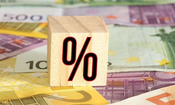 Επιτόκια: Νέα μικρή μείωση στο περιθώριο δανείων και καταθέσεων τον Ιούνιο