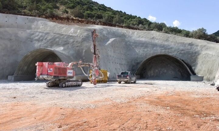 Μπράλος – Άμφισσα: Παίρνει μορφή ο «κρυμμένος» νέος δρόμος των δύο σηράγγων και των έξι γεφυρών