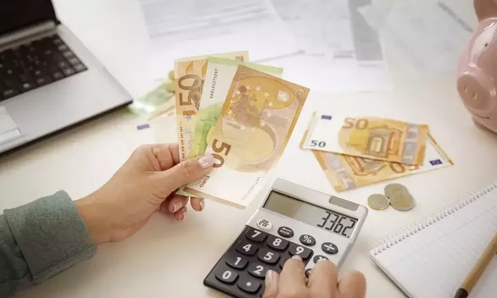 Στα ύψη οι οφειλές του δημοσίου και τον Ιούνιο - Xρωστά 3,65 δισ. ευρώ σε ιδιώτες