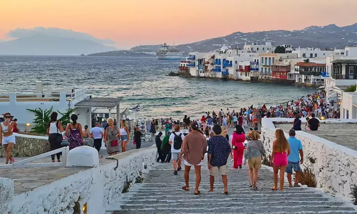 Στα 7,65 δισ. ευρώ οι ταξιδιωτικές εισπράξεις στο επτάμηνο - Κατά 10% αυξημένη φέτος η μέση δαπάνη