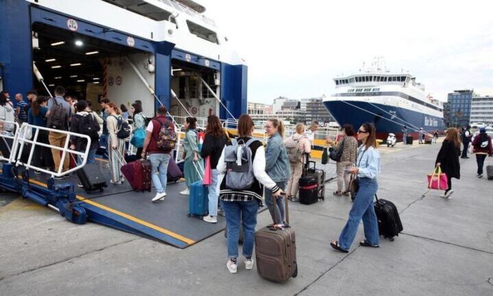 Εκπτώσεις έως 50% σε ακτοπλοϊκά και αεροπορικά εισιτήρια για τους αναπληρωτές εκπαιδευτικούς